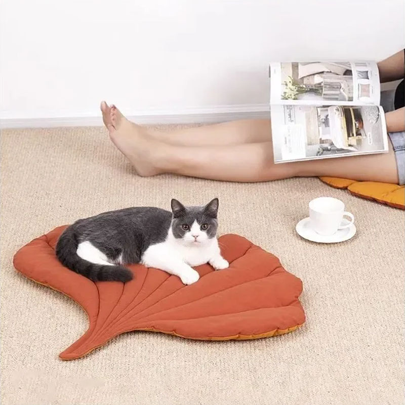 Reversible Soft Leaf Pet Cushi - Outdoor Camping Dog Bed recension och pris